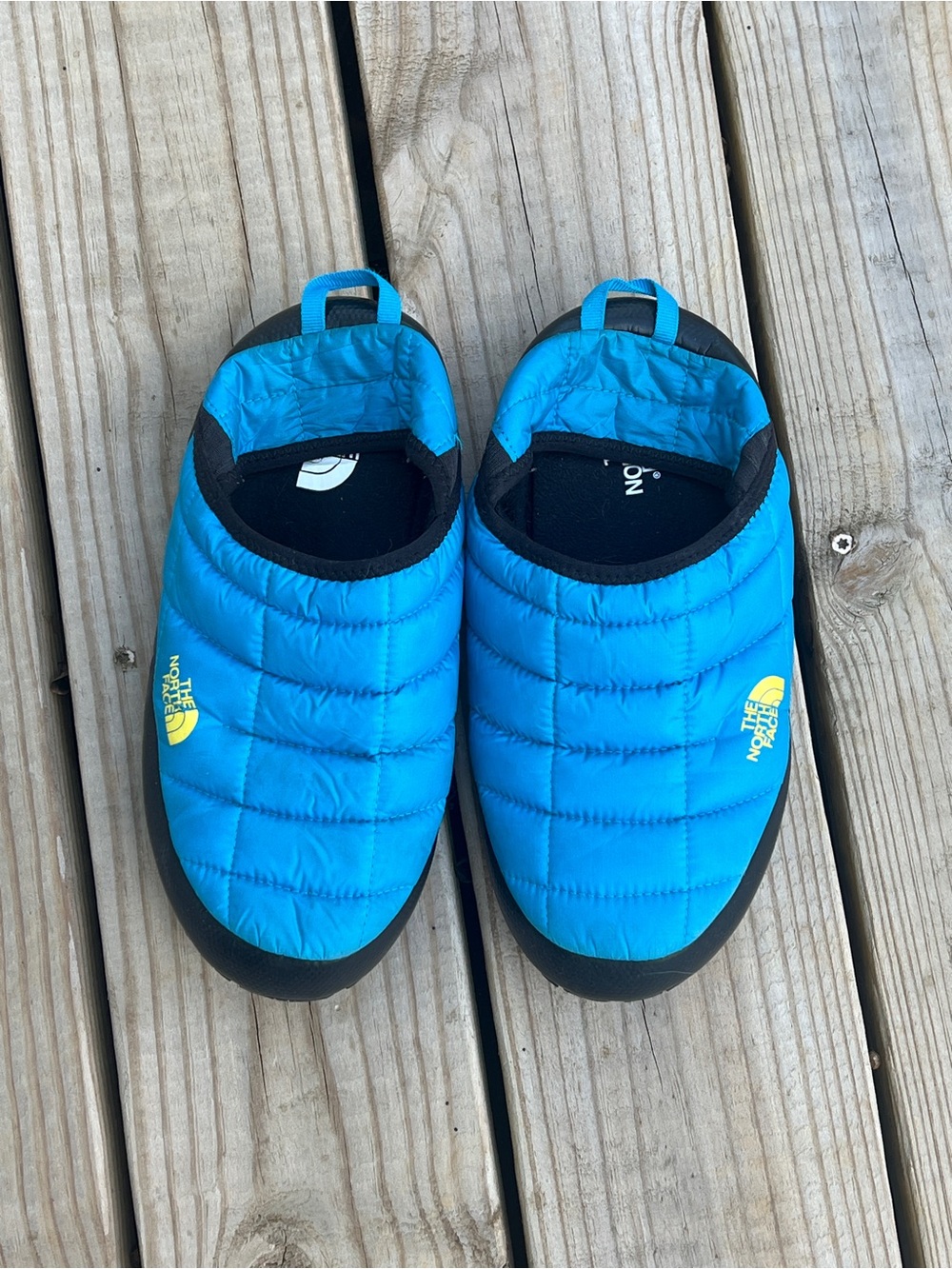 The North Face Kids Blue Insulated Slip-On base camp Shoes